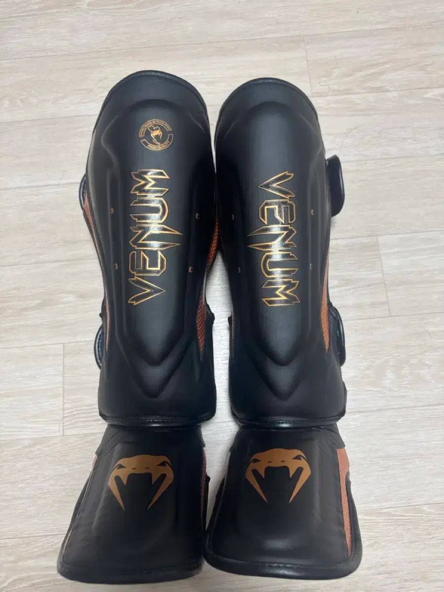 Venum ベナム エリート カーフサポーター エボ ブラック|BRONN 韓国通販