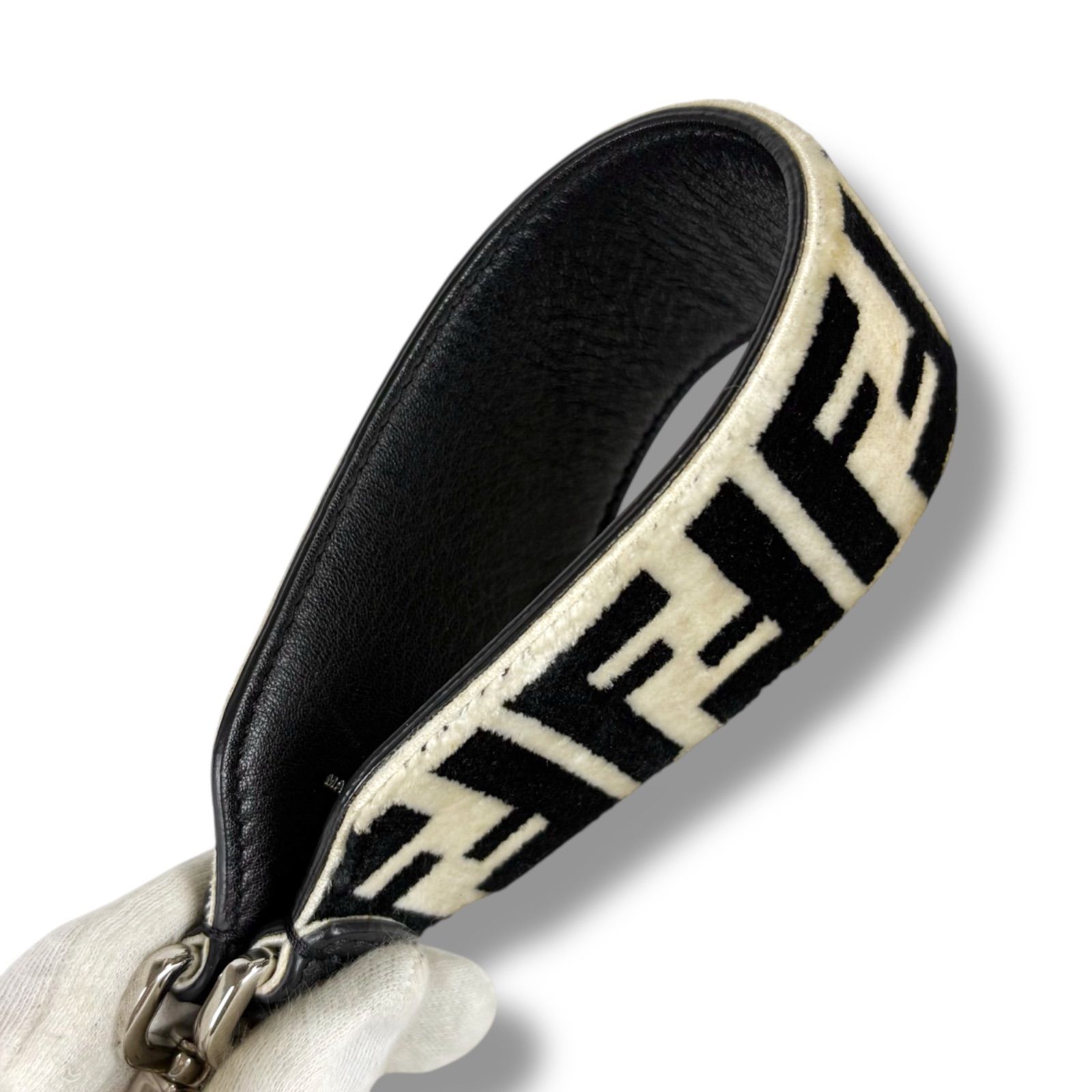 フェンディ FENDI ストラップユー ミニ ズッカ柄 ブラック ホワイト