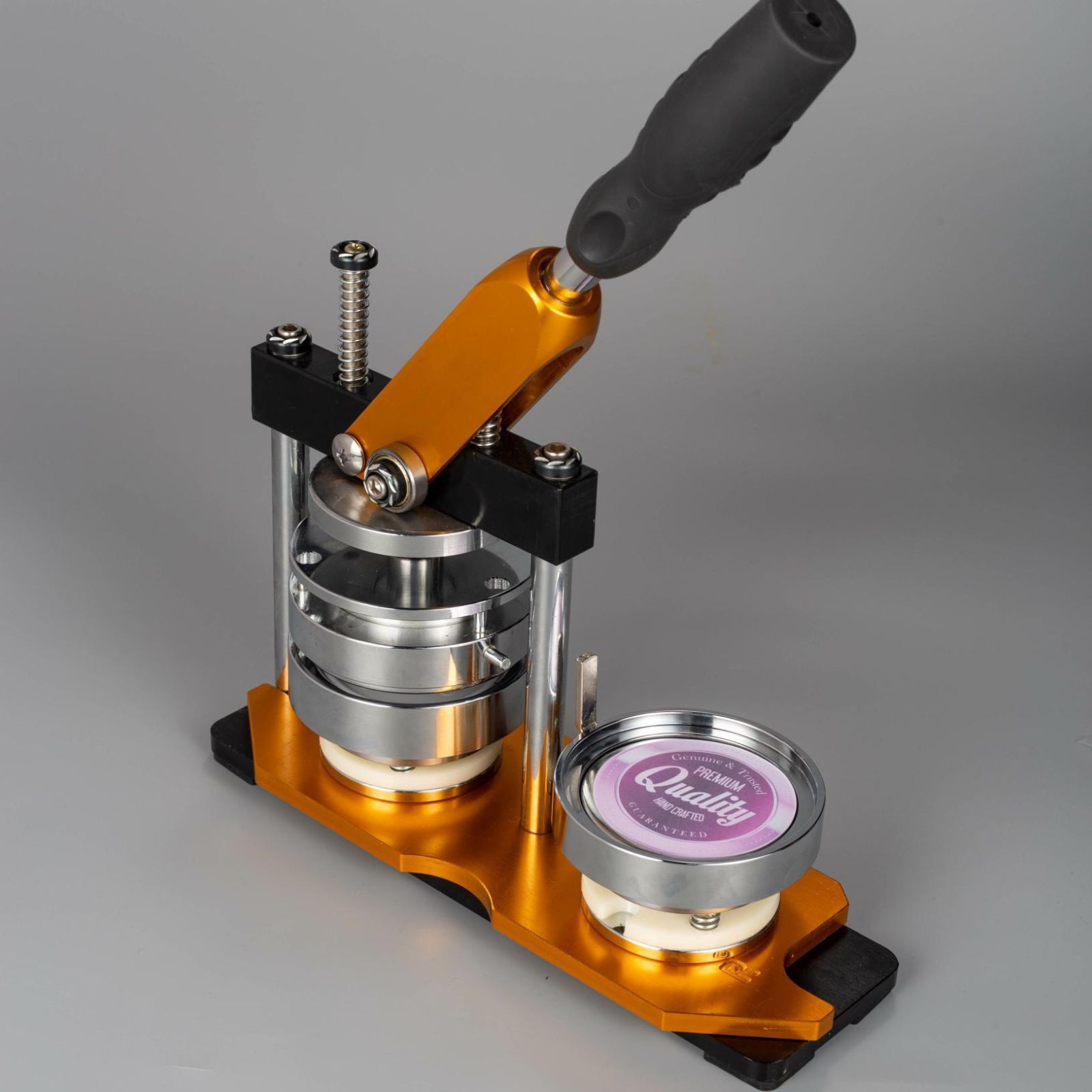 バッジ素材 付き