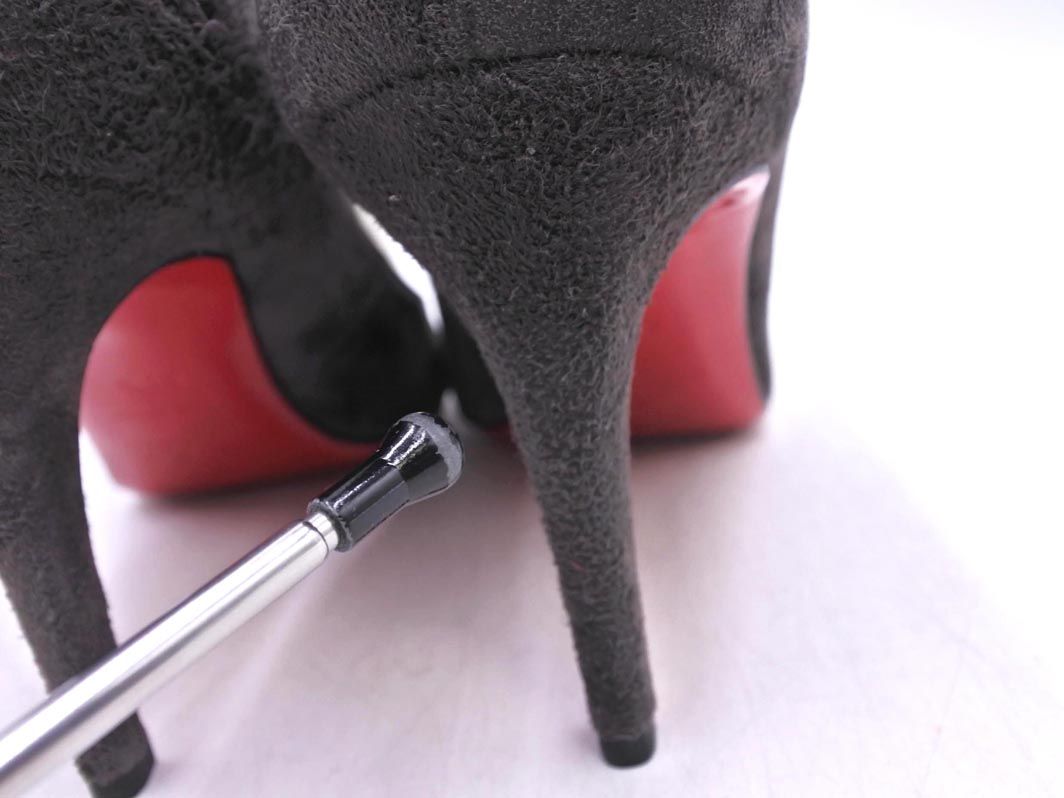 Christian Louboutin クリスチャンルブタン スウェード ストラップ