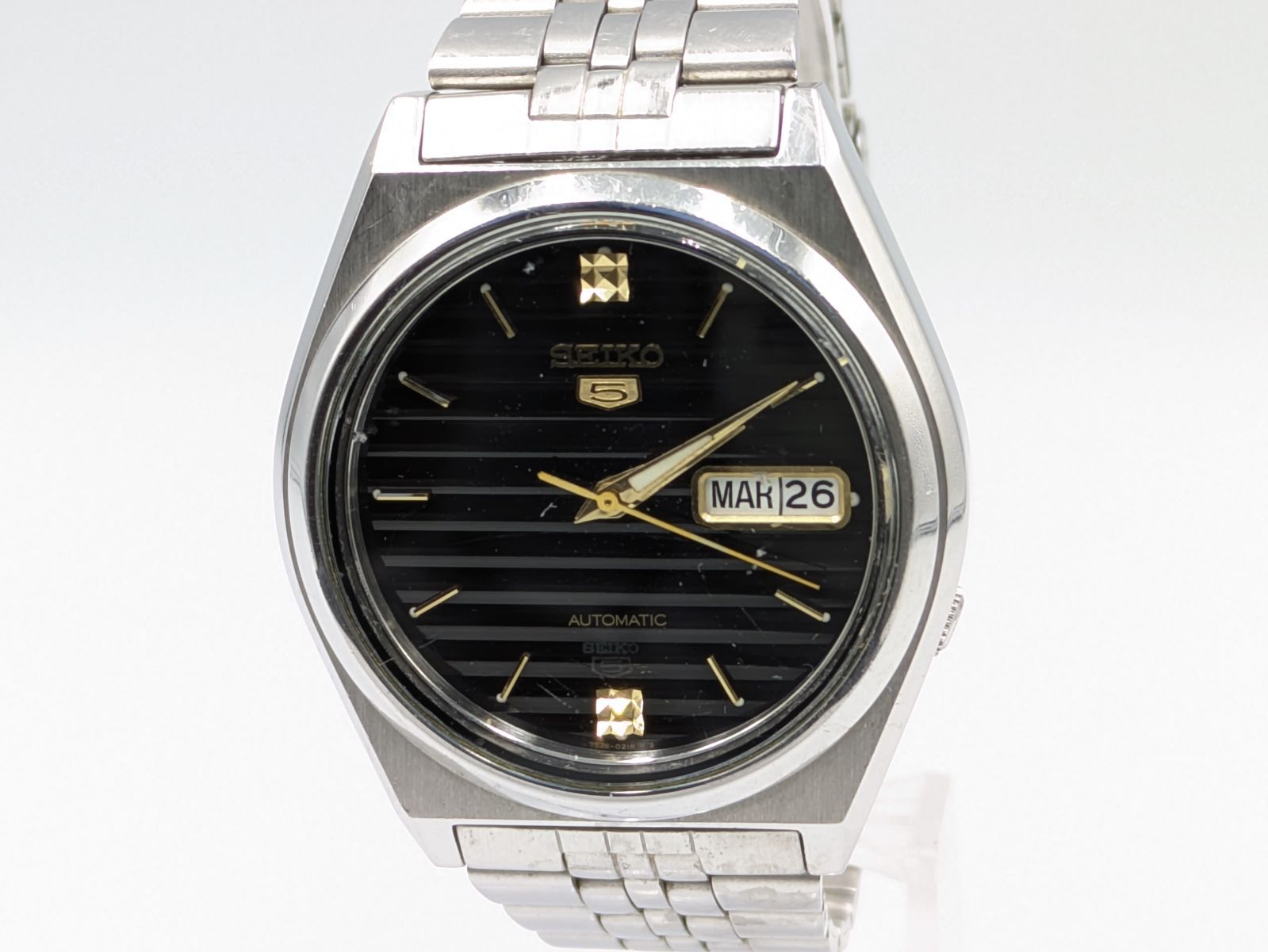 ぐち様SEIKO 5 自動巻き 腕時計デイデイト ステンレスブラック文字盤 SEIKO 5 自動巻き 腕時計 ブラック文字盤 デイデイト ステンレス 33mm