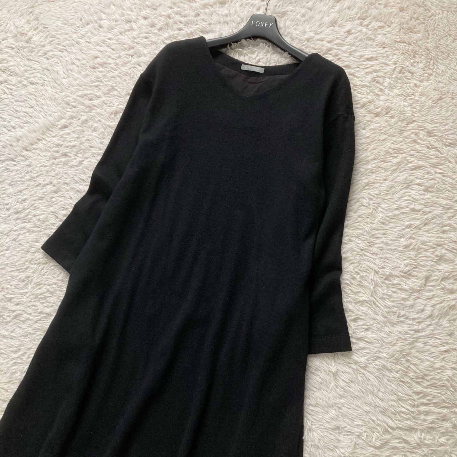 美品 Theory luxe セオリーリュクス 極上ウール100% Vネック ロング