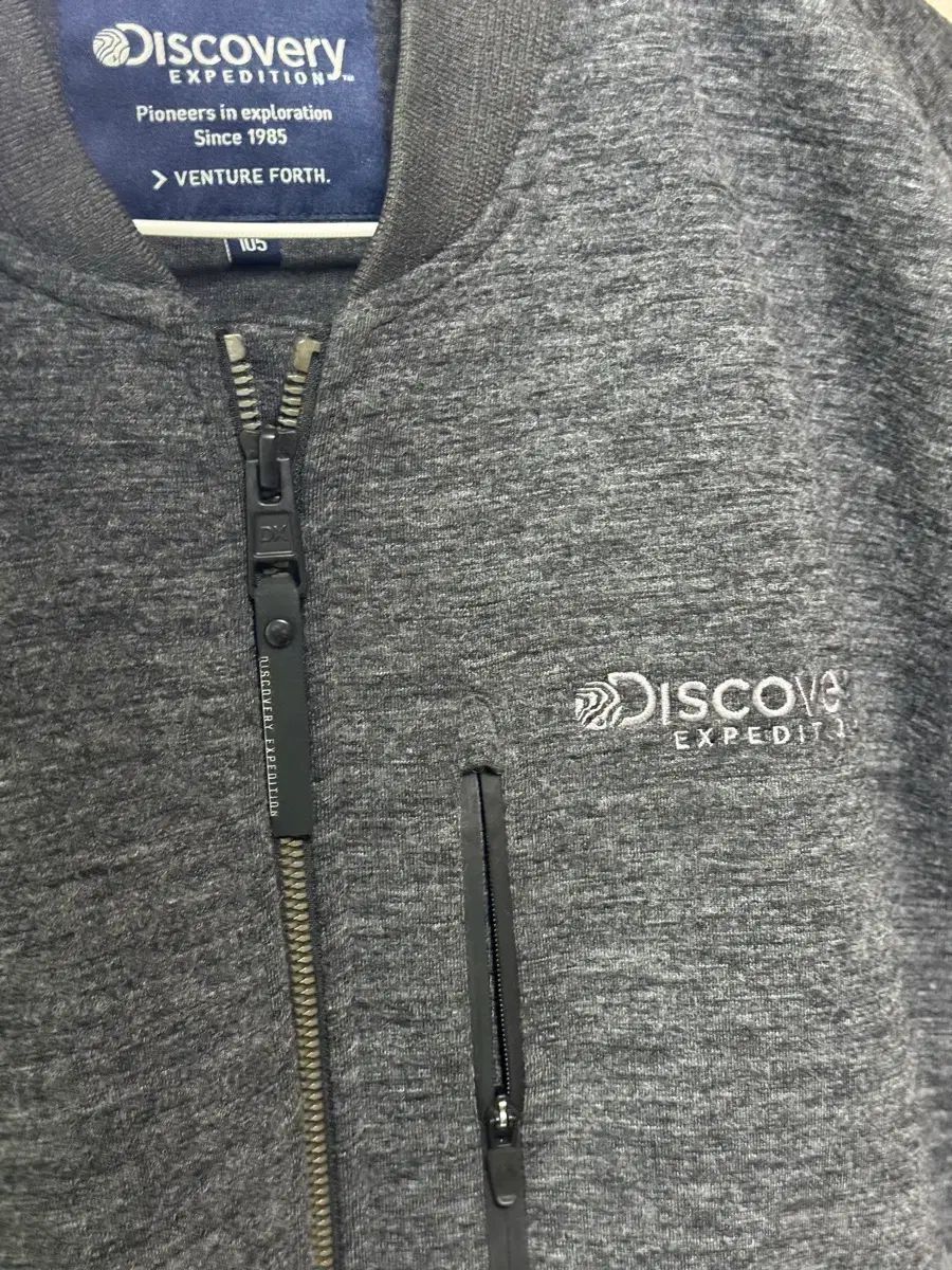 105 DISCOVERYエクスペディションジャージダウンブルゾン