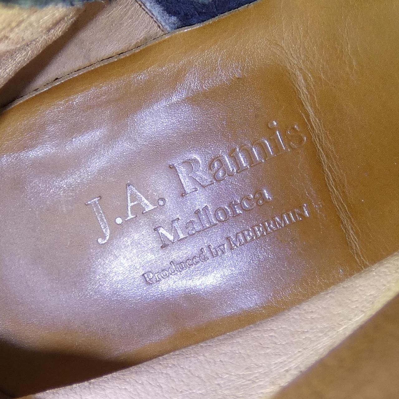 ジャイエイラミス