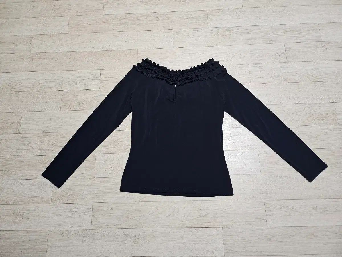 MaxMaraのブラック フリル セットアップ