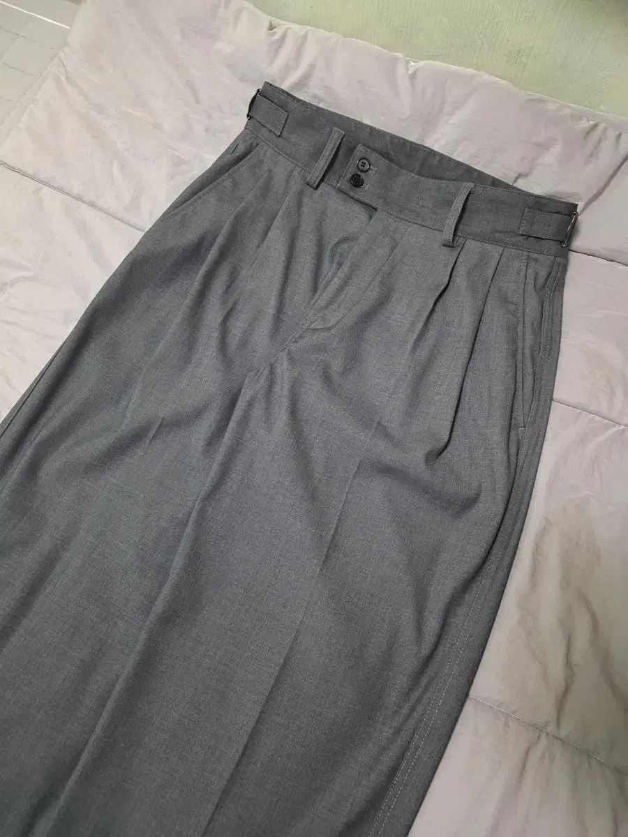 01 ANOTHER OFFICE アナザーオフィス サンティアゴ スラックス ヘザグレー