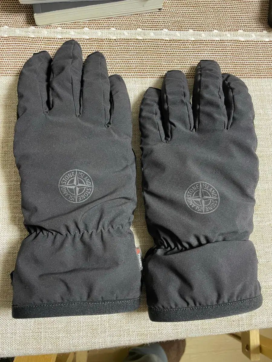 STONE ISLAND ポーラテック 手袋 冬用