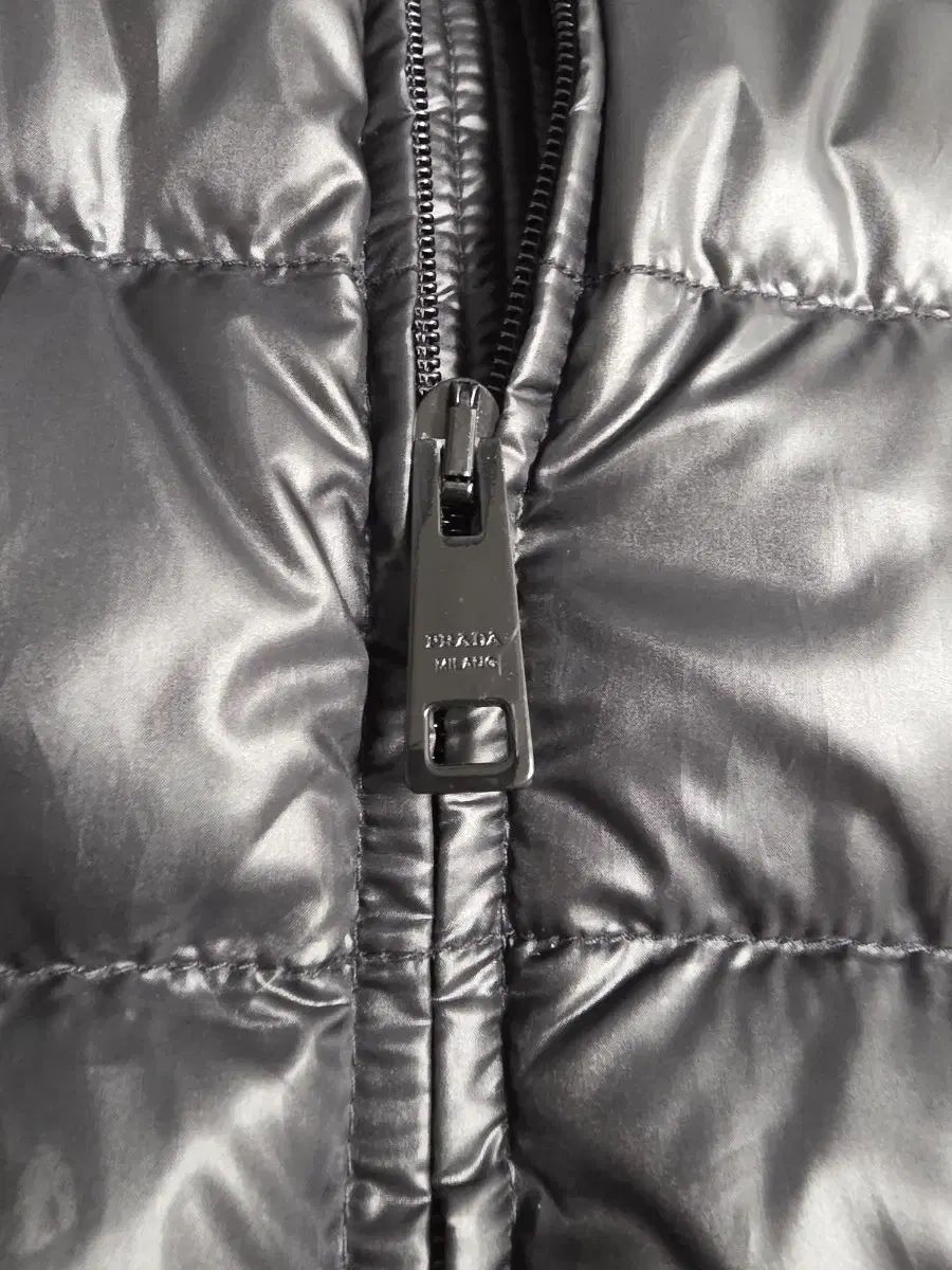 PRADA プラダ ダウン ベスト