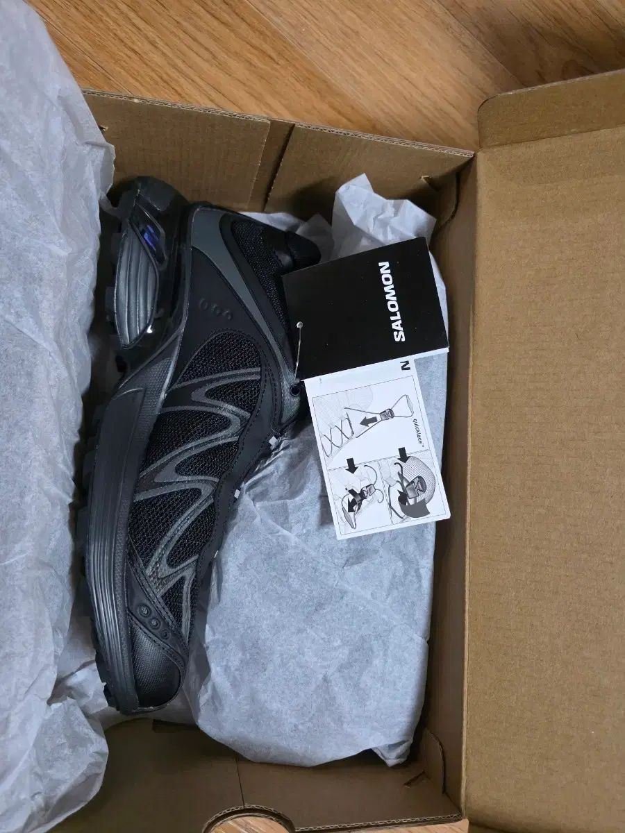 SALOMON サロモン WHISPER ブラック