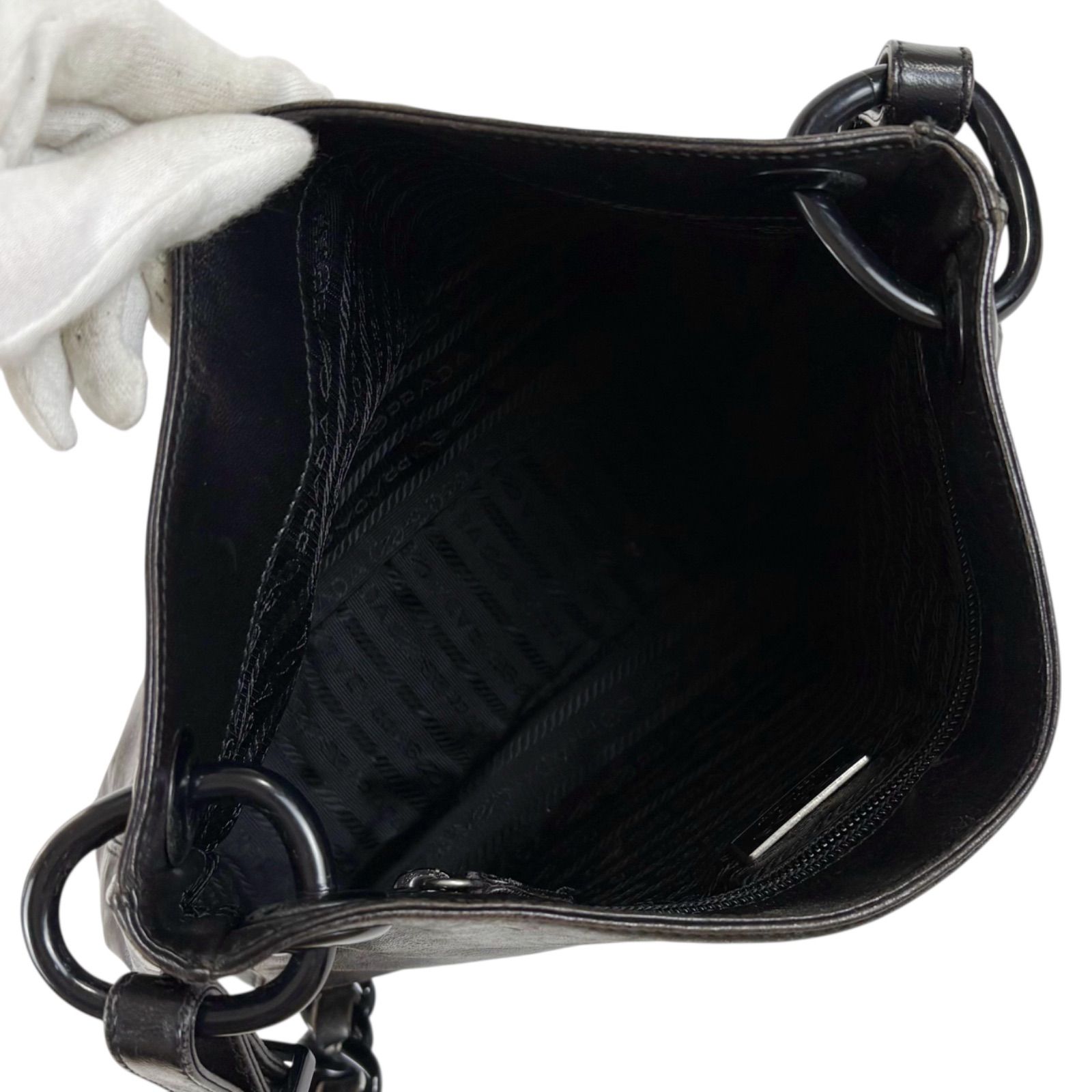プラダ PRADA チェーンショルダーバッグ ブラック 黒 レザー ホーボー 