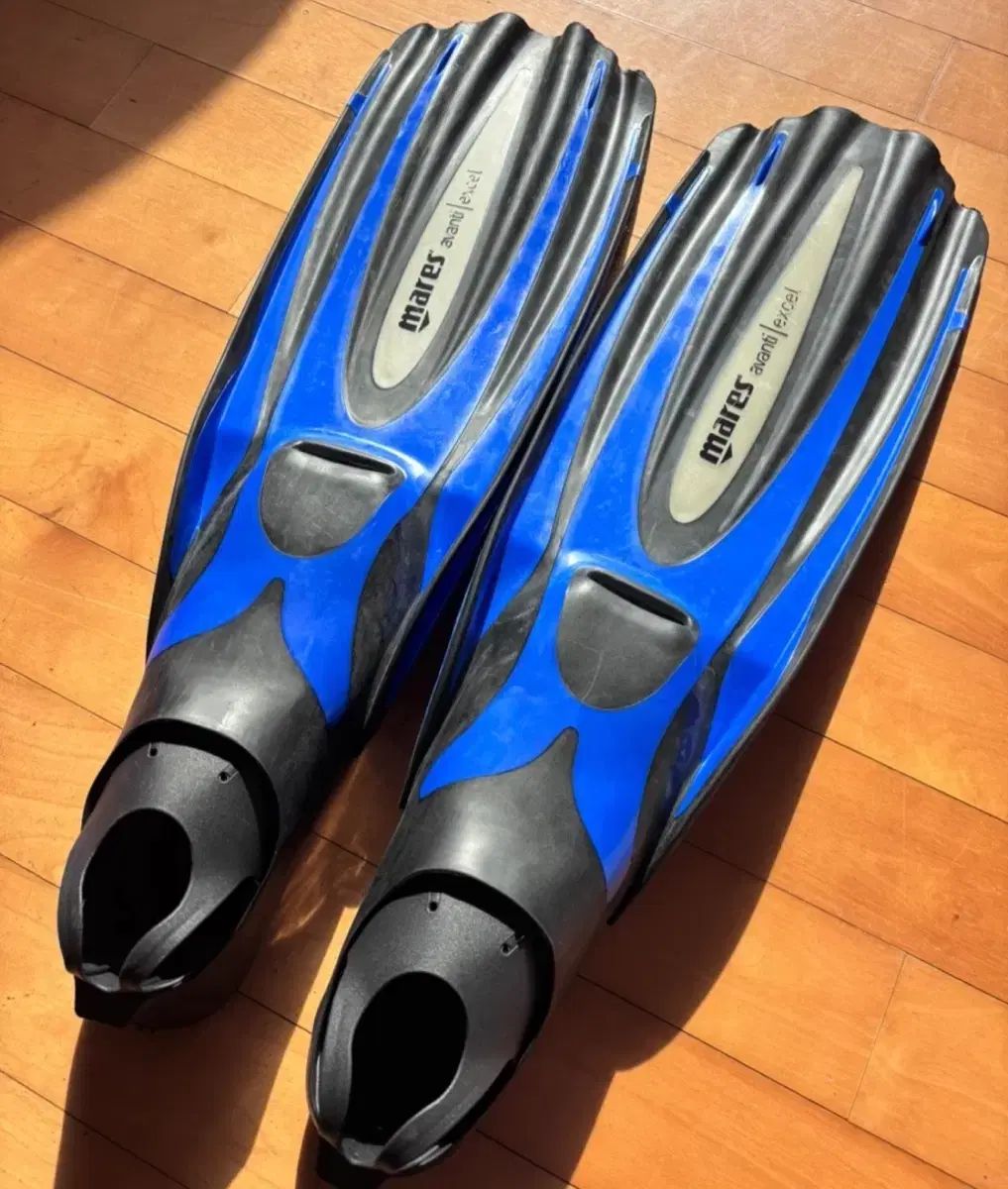 mares マレス アバンティ 優れている フィン ブルー