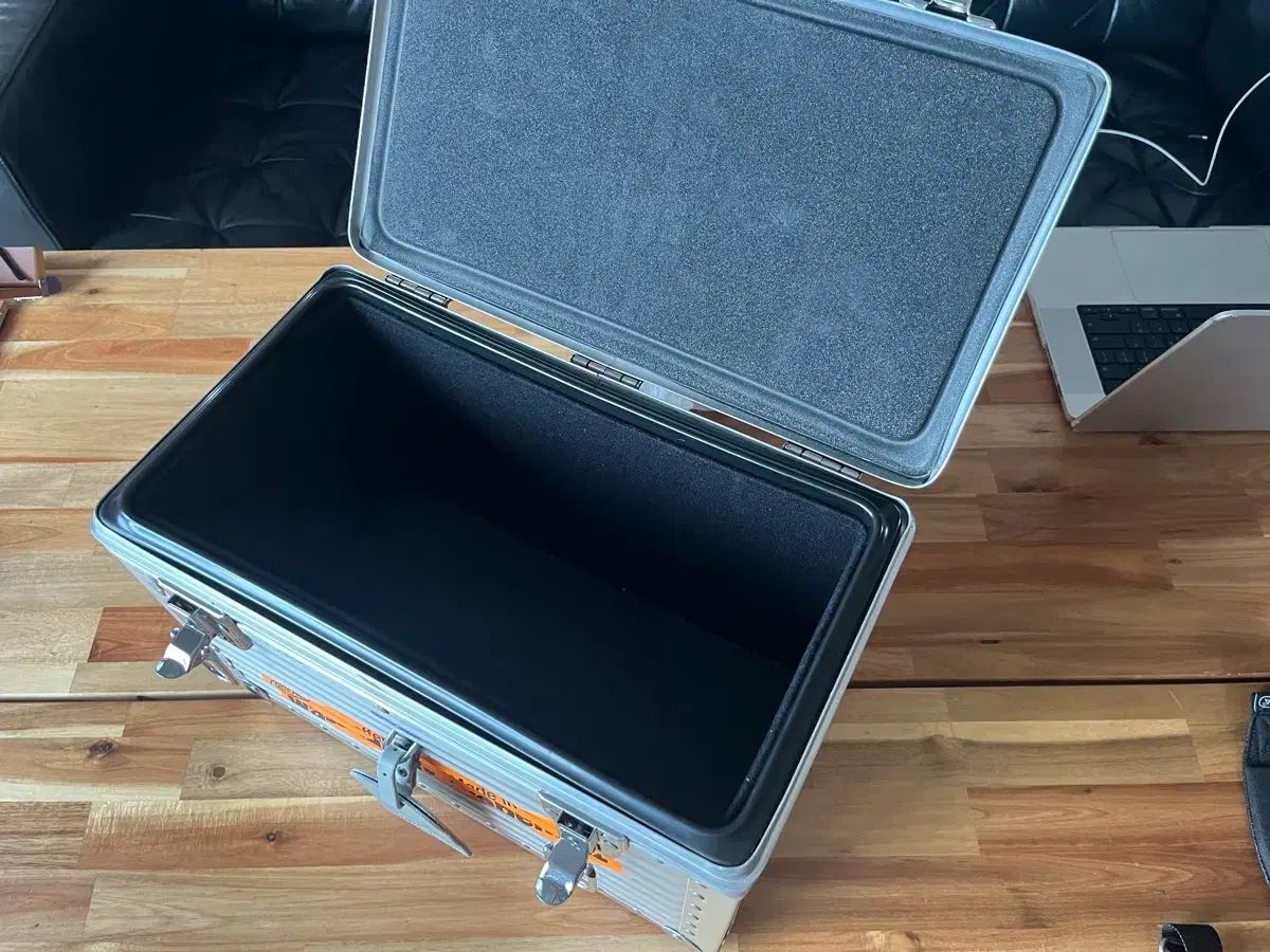 リモワ トロピカーナ