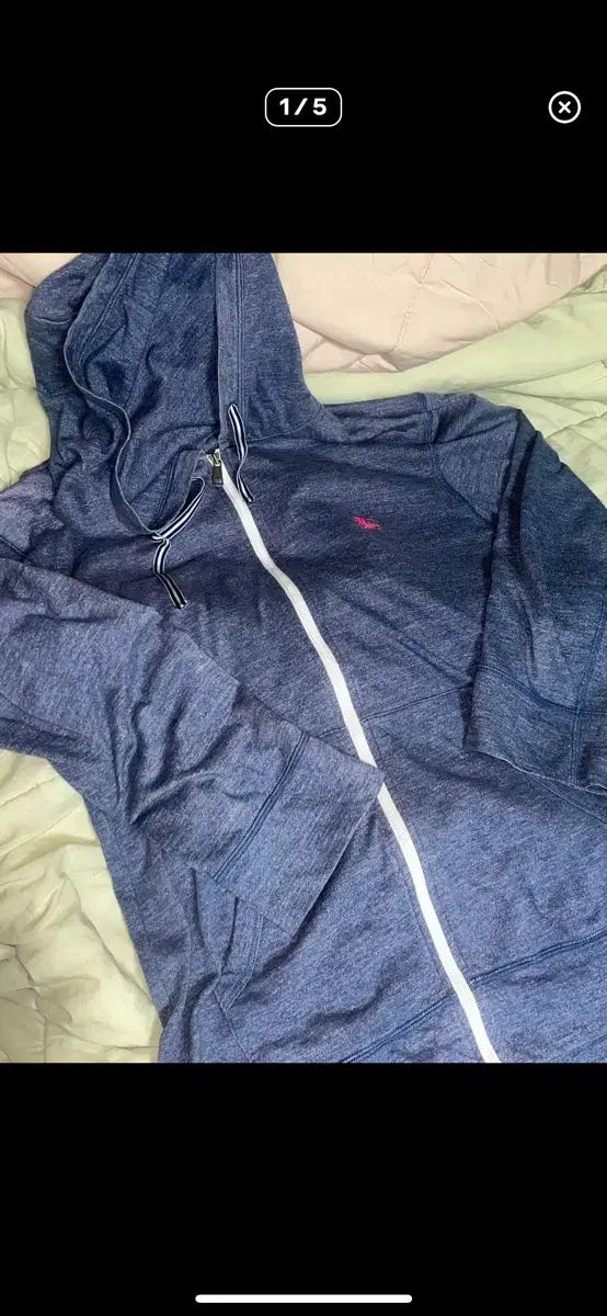 バーバリーブラックレーベル フードジップアップ