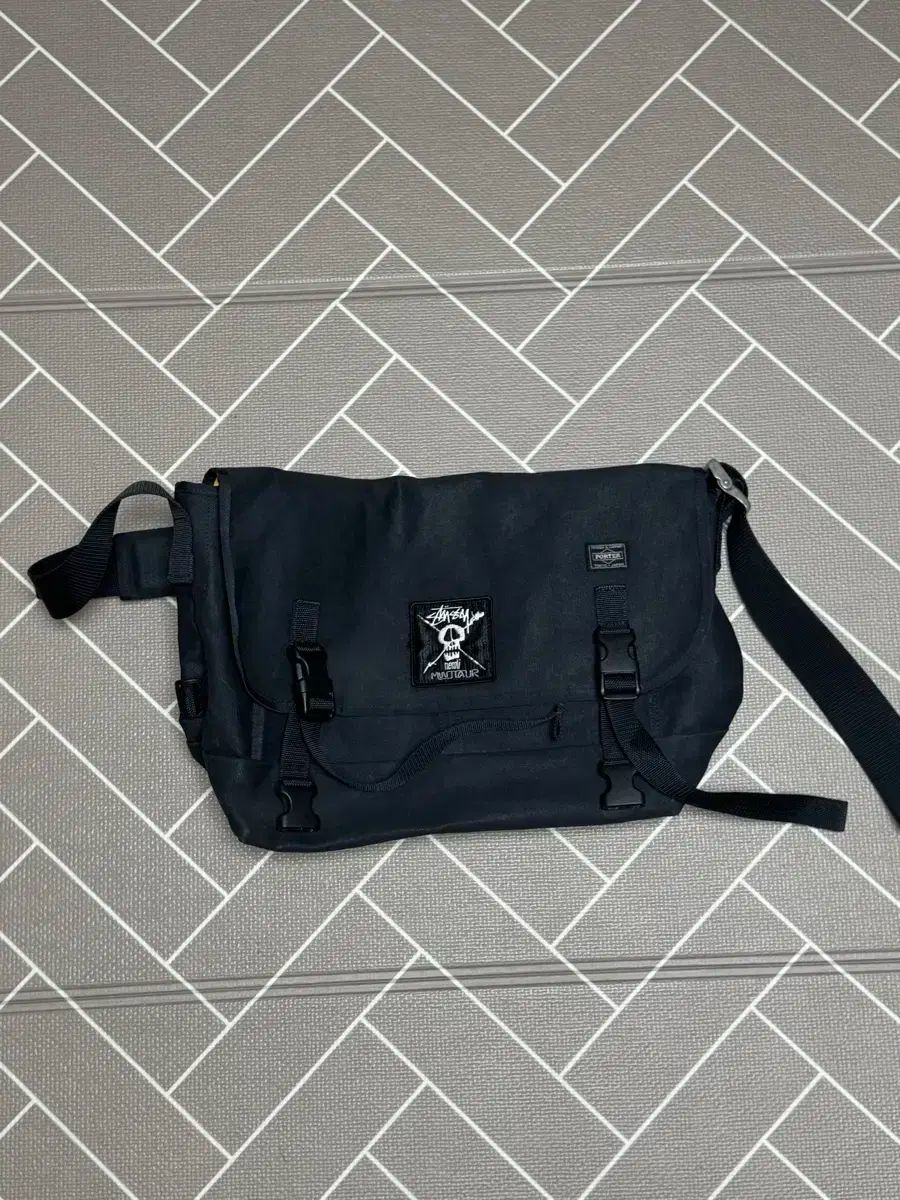 ポーター x STUSSY コラボ メッセンジャーバッグ - メルカリ