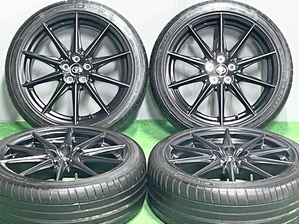 ︎ バリ溝 トヨタ GR 86 RZ 18 in 7 5 J 48 PCD 100 パイロットスポーツ4 215 40 R プリウス スバル BRZ ZN 6 8