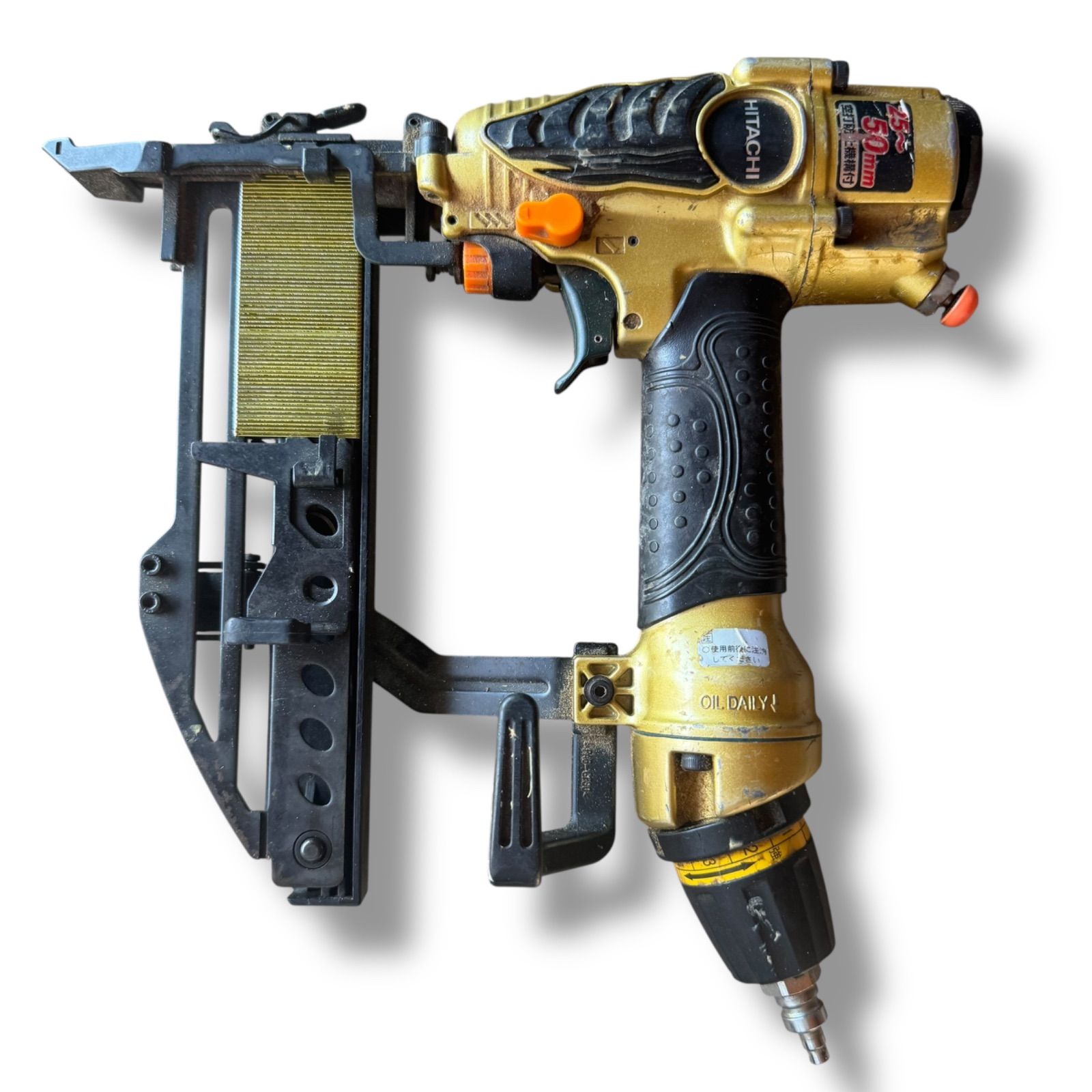 軽快 高精度作業 HITACHI ブラッド釘打機｜軽量 高精度 動作良好