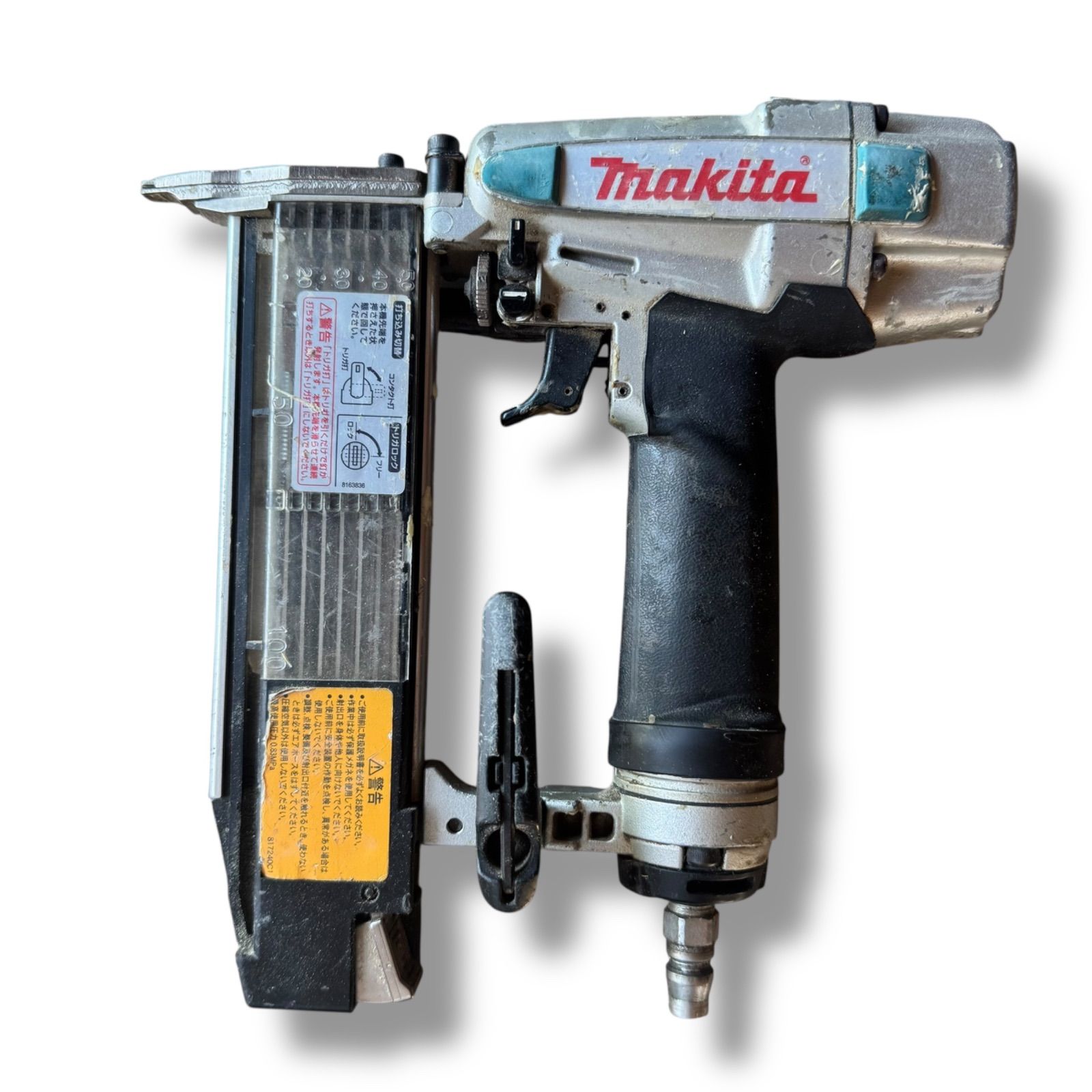美しい仕上がり makita AF 502 N 仕上げ釘打ち機｜軽量 高精度 動作良好の モデル
