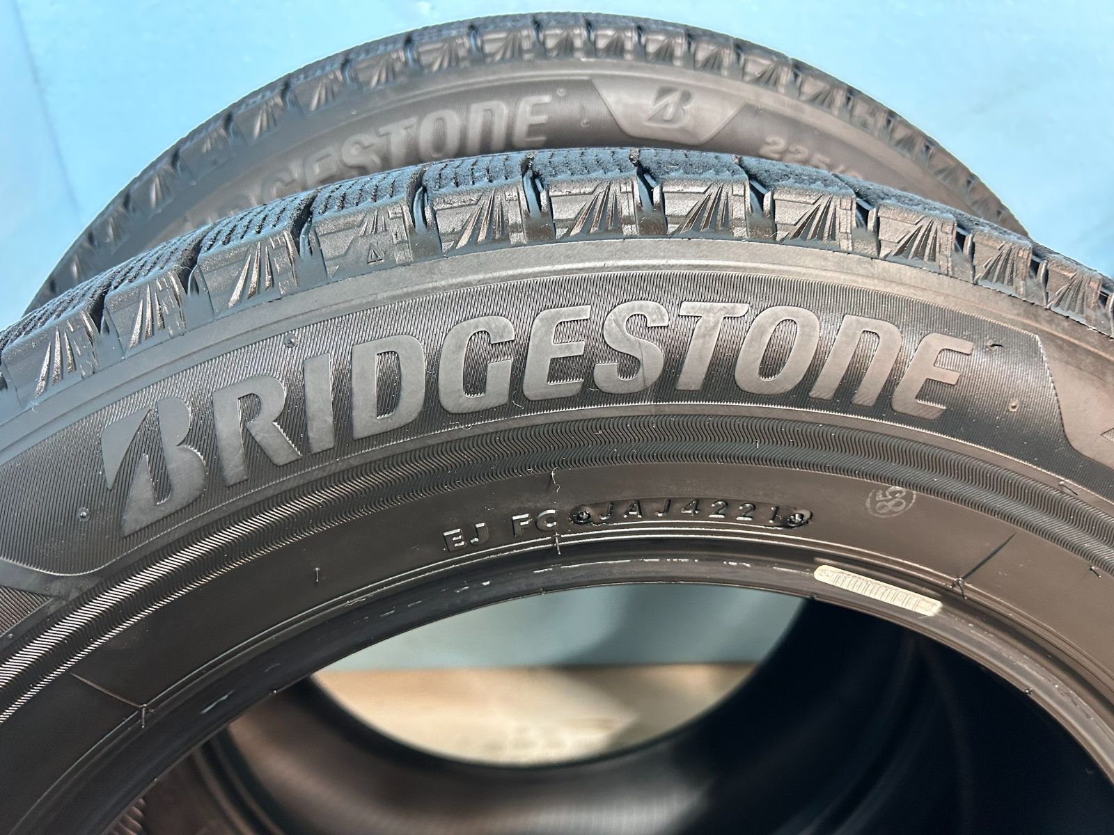 225 60 R 17 VRX 3 スタッドレス ブリヂストン BLIZZAK 17インチ ４本セット No 30