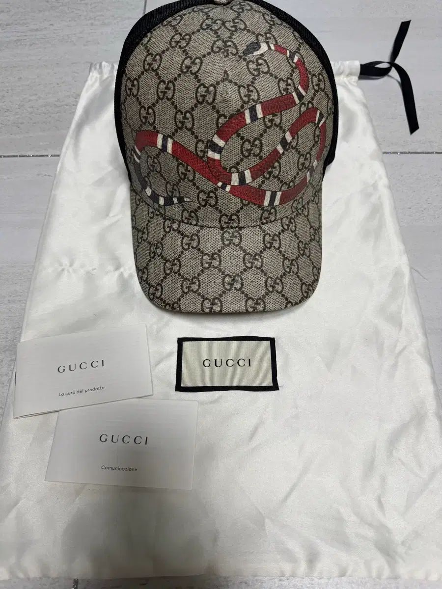 グッチ GG スネーク ベースボールキャップ