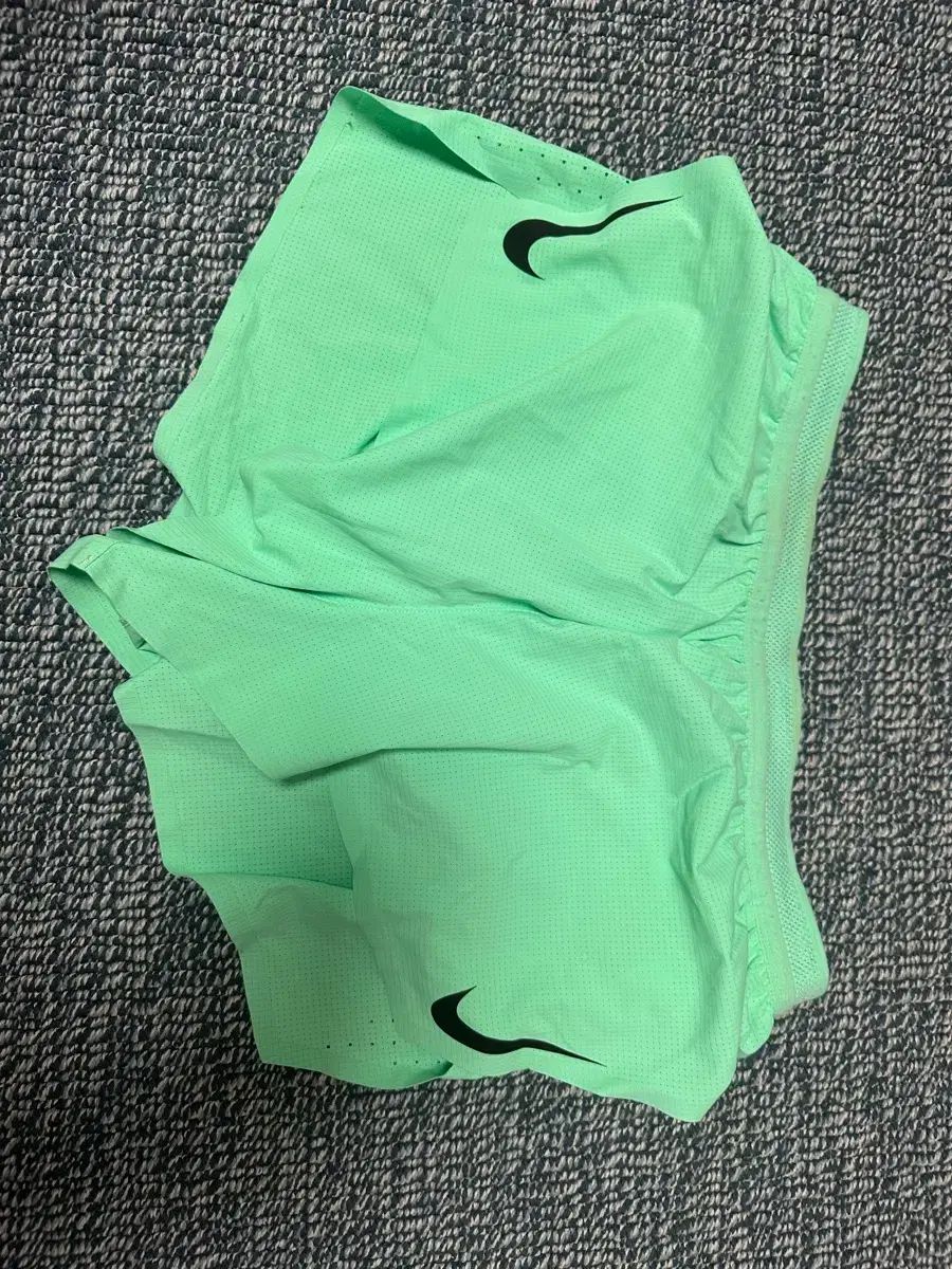 ナイキ ADV エアロスイフト ショートパンツ ミント