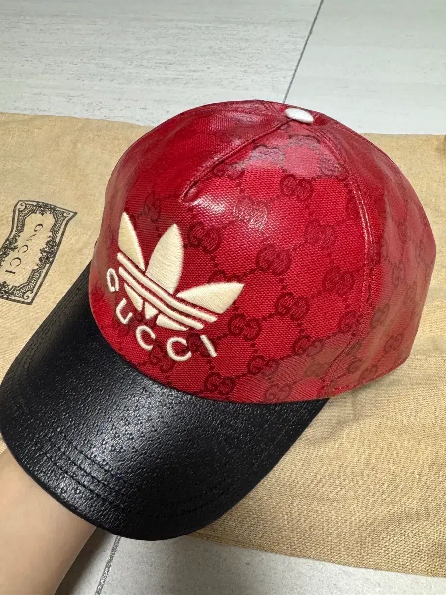 グッチ アディダス コラボ - ベースボールキャップ |