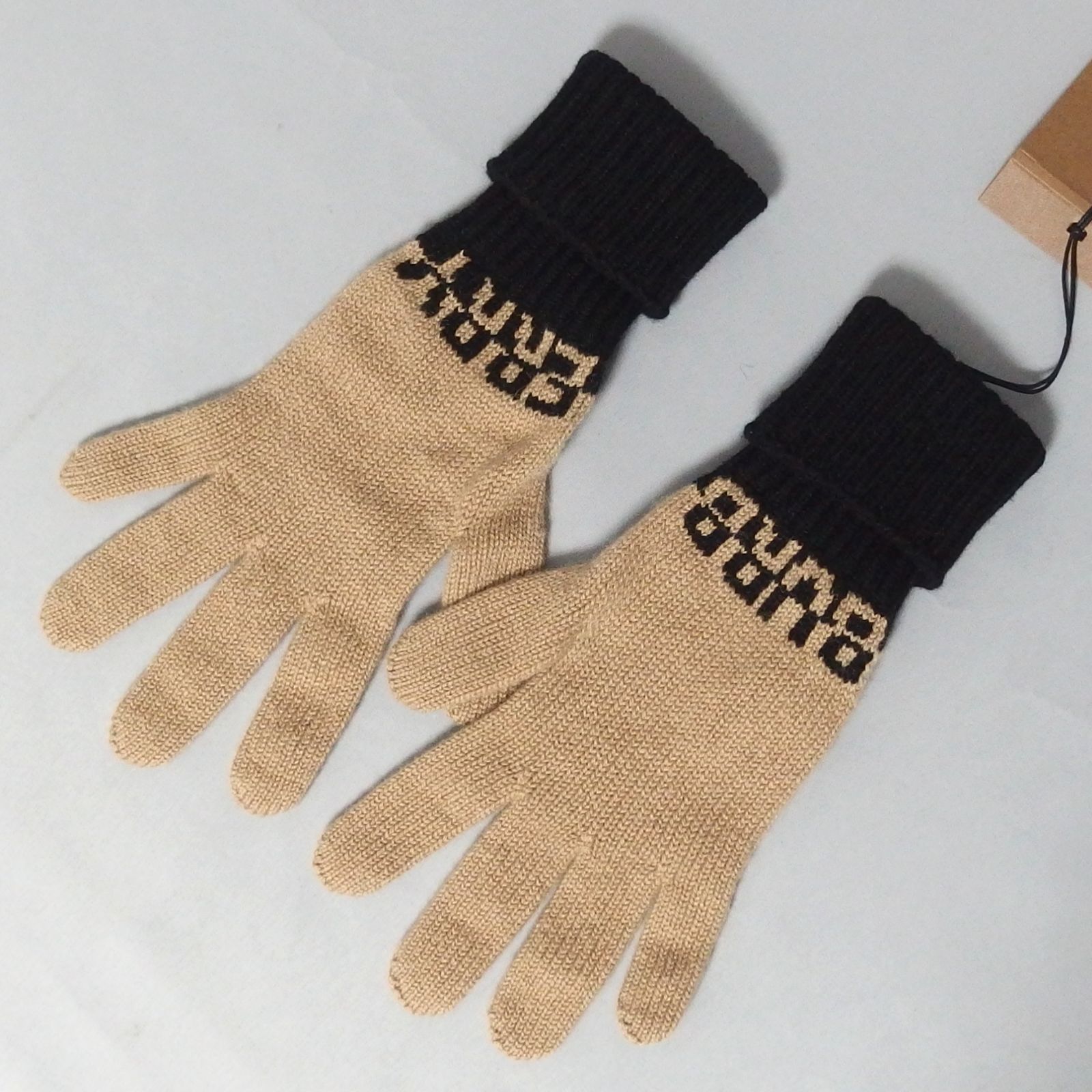 未使用☆BURBERRY LONDON LG CORE CASHMERE GLOVE 8060107 ロゴ