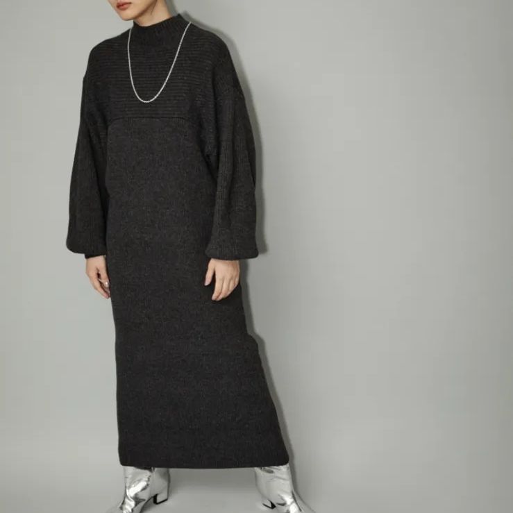 アダムエロペ ADAM ET ROPE’ フォルムスリーブハイネックニットワンピース グレー