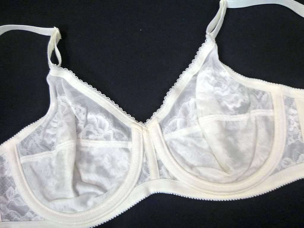 シャンデール ブラジャー オフホワイト C75 補正下着 ブライダル 参考19800円 シャンデール シャルム 高級補正下着 ブラジャー ホワイト