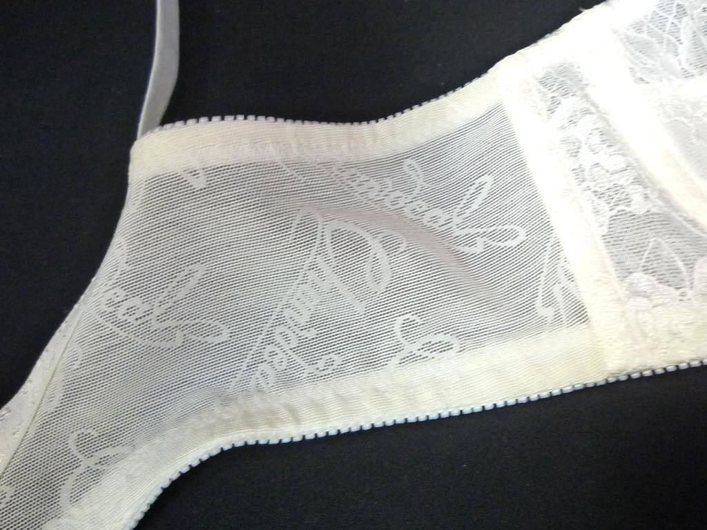 参考19800円 シャンデール シャルム 高級補正下着 ブラジャー ホワイト