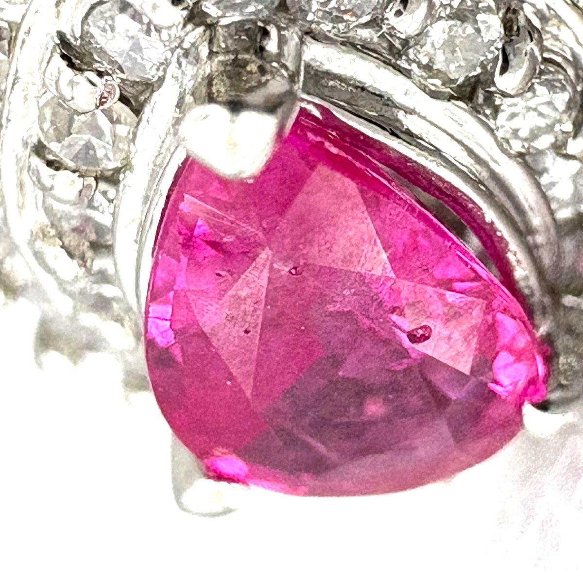 Pt900 プラチナ　ルビー　ペントップ　ダイヤモンド ルビー ペンダントトップ プラチナ メレダイヤ ペンダントトップ Pt900