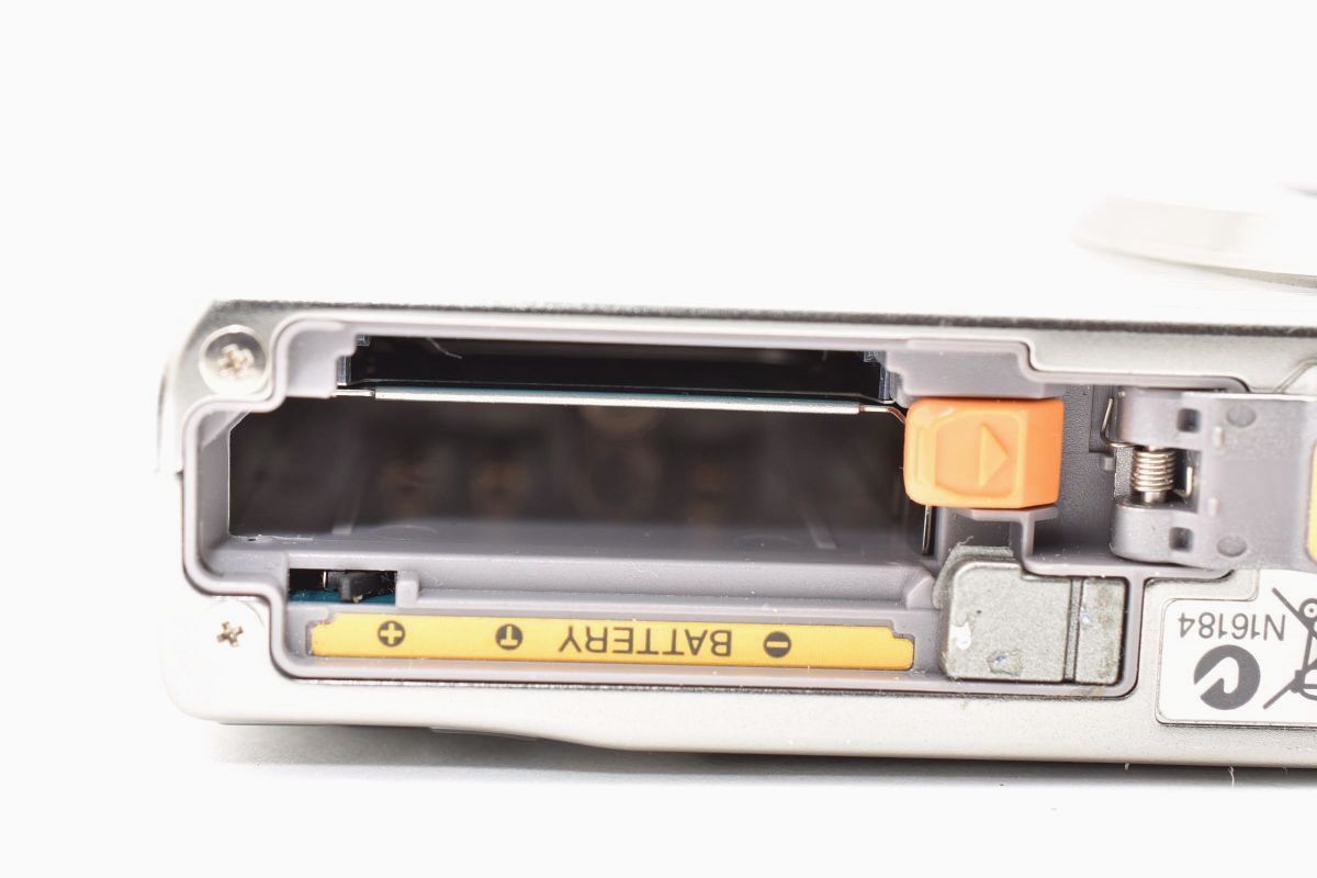 極美品 ｜Nikon COOLPIX S600 クールピクス デジタルカメラ チタン