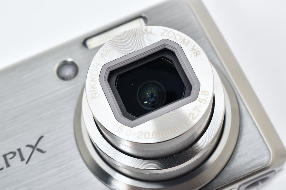 極美品 ｜Nikon COOLPIX S600 クールピクス デジタルカメラ チタン