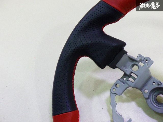 パンチングレザー 赤ステッチ