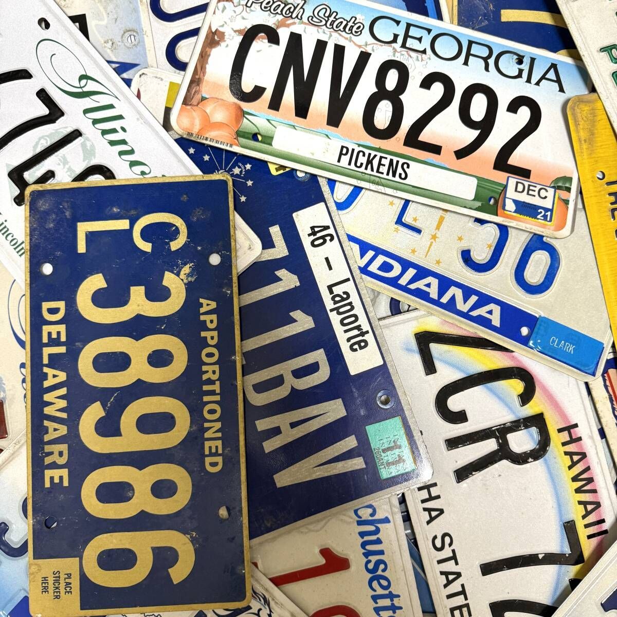 A ナンバープレート ヴィンテージ ビンテージ アンティーク アメリカ アメリカン まとめて セット 卸売 大量 世田谷ベース ガレージ 昭和レトロ カスタム DIY 素材 壁掛け 店舗 什器 インテリア レジ横 小物 雑貨 ストリート