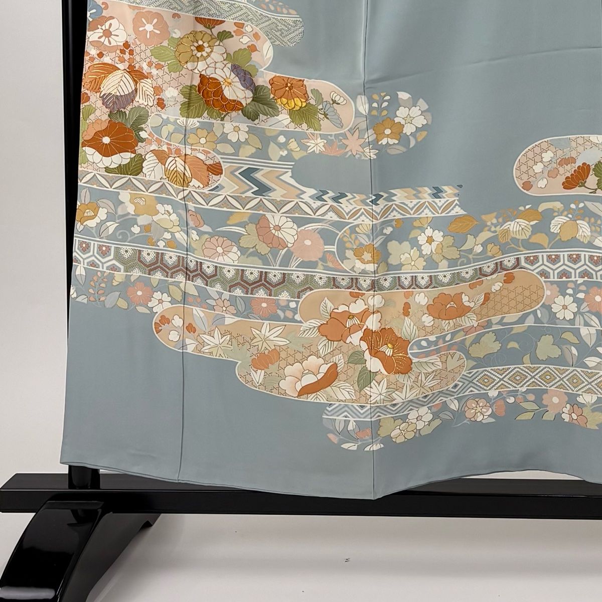 色留袖 身丈158 cm 裄丈63 S 袷 千總 落款 草花 ヱ霞 金糸 金彩 水色 正絹 三つ紋