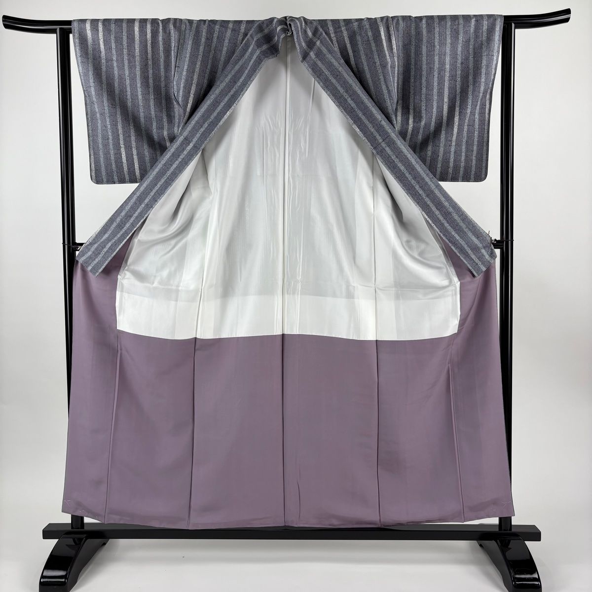 裄丈66.7 身丈159 伝統工芸 牛首紬 楽天市場】【中古】夏着物 『牛首紬』 白山工房 叩き染め縞市松