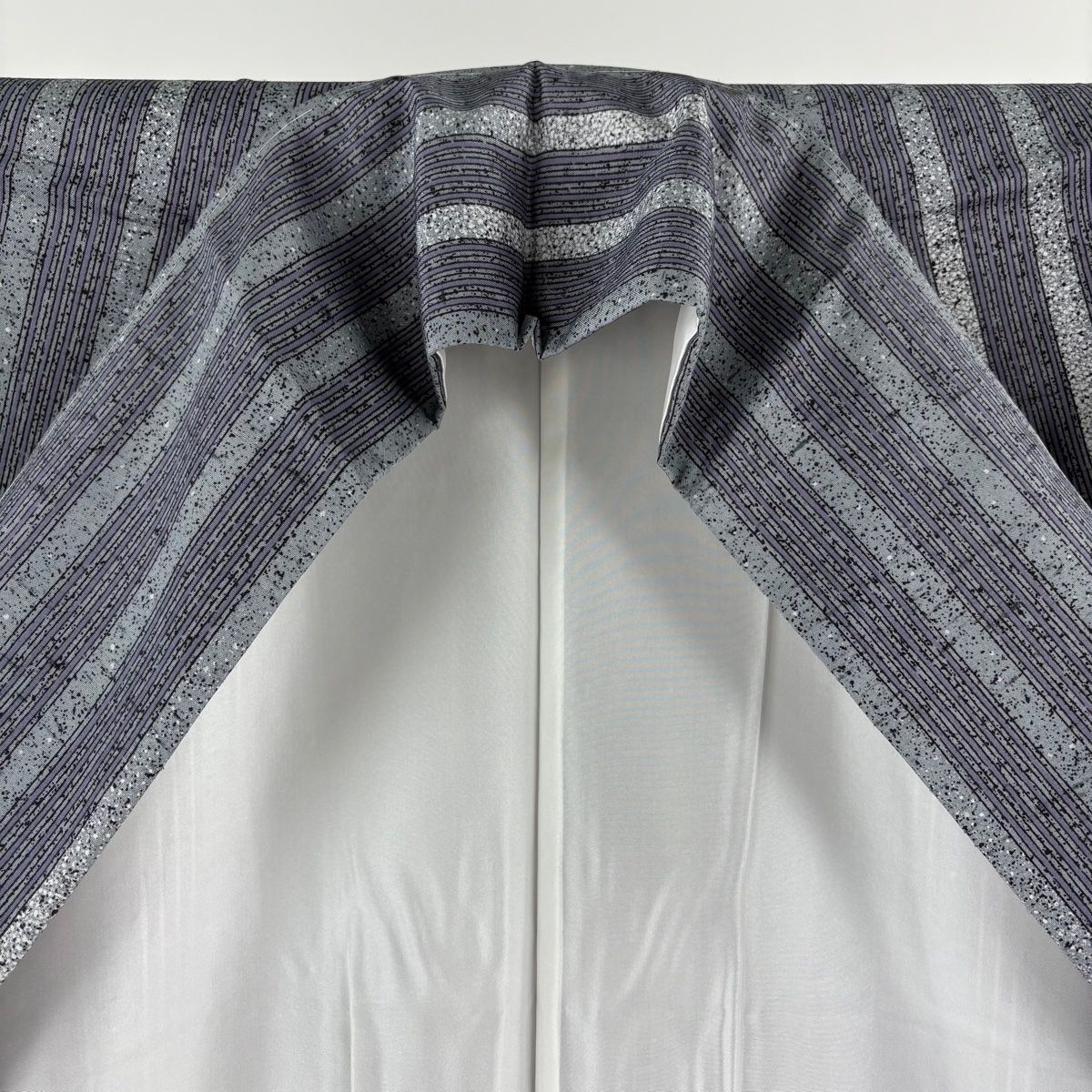 裄丈66.7 身丈159 伝統工芸 牛首紬 牛首紬 先染め| 極上の着心地とお洒落な装い。ブルーグレー無地