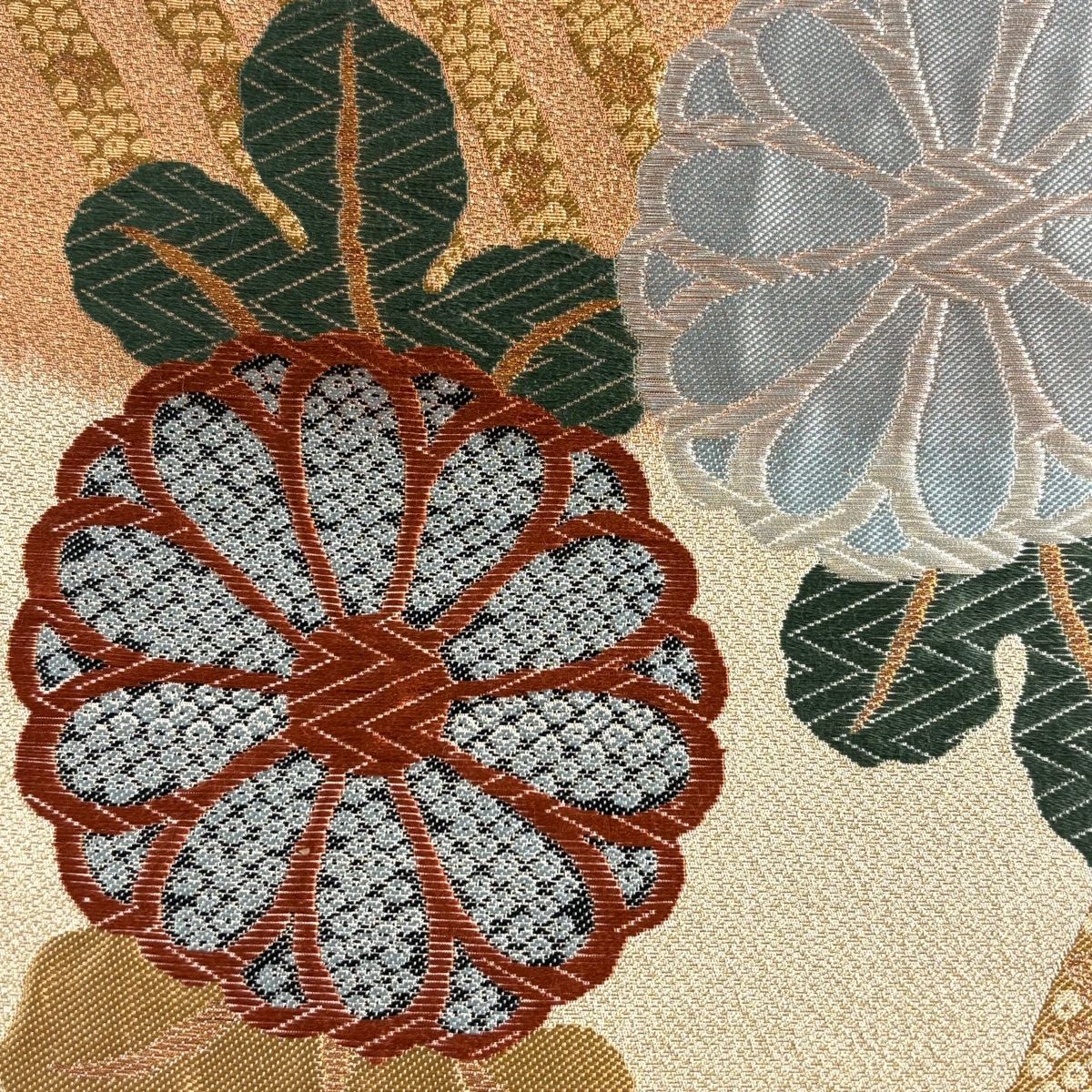 美品】 袋帯 秀品 振袖向き 菊 波 唐織 金銀糸 金色 六通 正絹 【中古