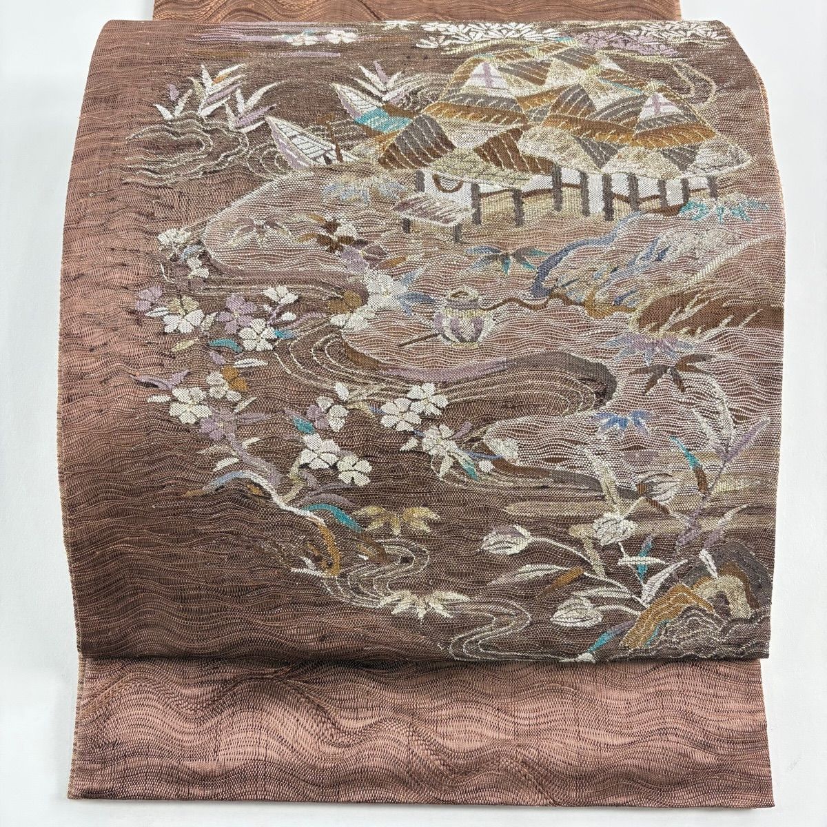 【美品】 袋帯 秀品 風景 建物 金銀糸 小豆色 お太鼓柄 正絹 【】