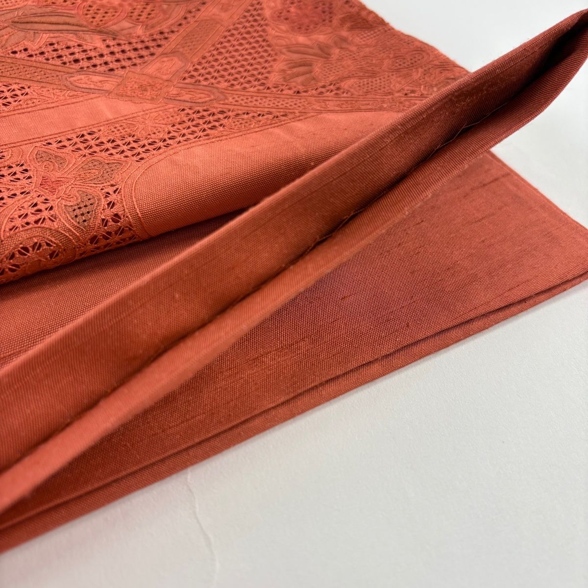 美品】 袋帯 秀品 紬地 花丸文 ヱ霞 相良刺繍 汕頭刺繍 朱色 お太鼓柄