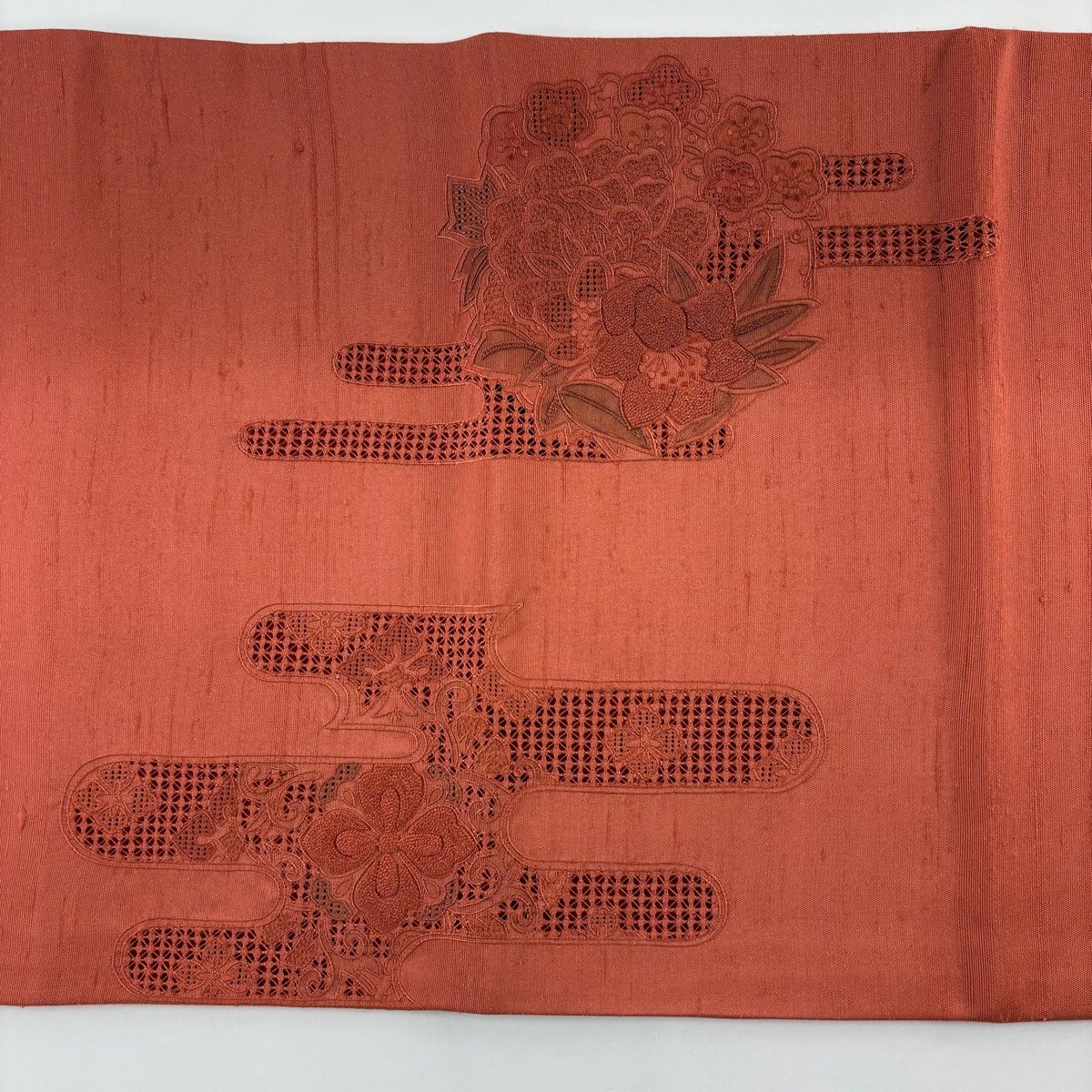 美品】 袋帯 秀品 紬地 花丸文 ヱ霞 相良刺繍 汕頭刺繍 朱色 お太鼓柄