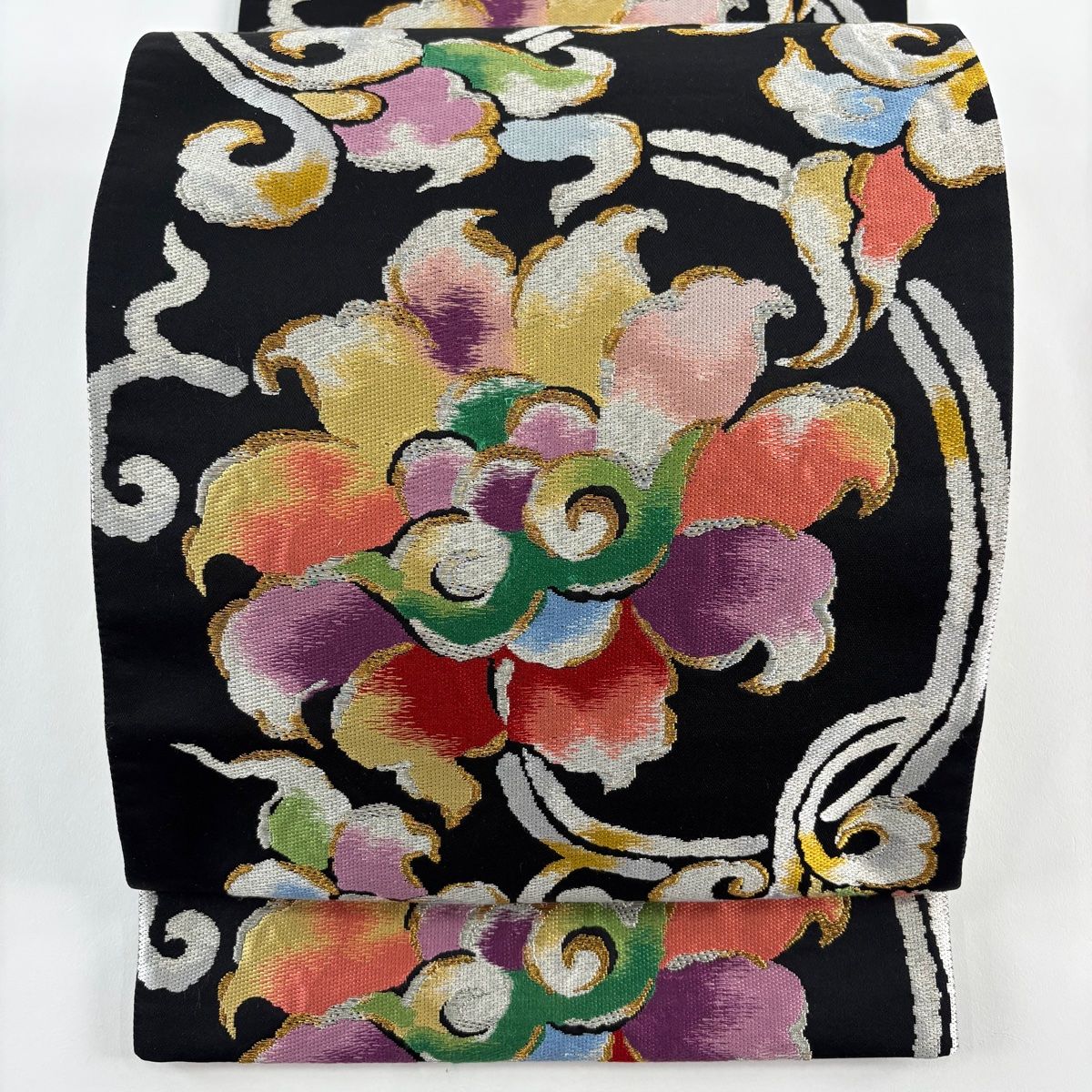 美品】 袋帯 秀品 唐花 金銀糸 唐織 黒 六通 正絹 【中古】 - メルカリ