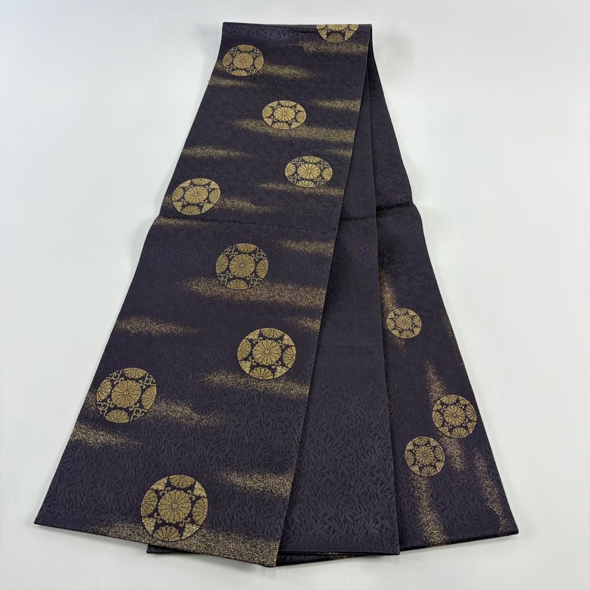 美品】 袋帯 秀品 菊唐草 霞 箔 金糸 濃紫 お太鼓柄 正絹 【中古