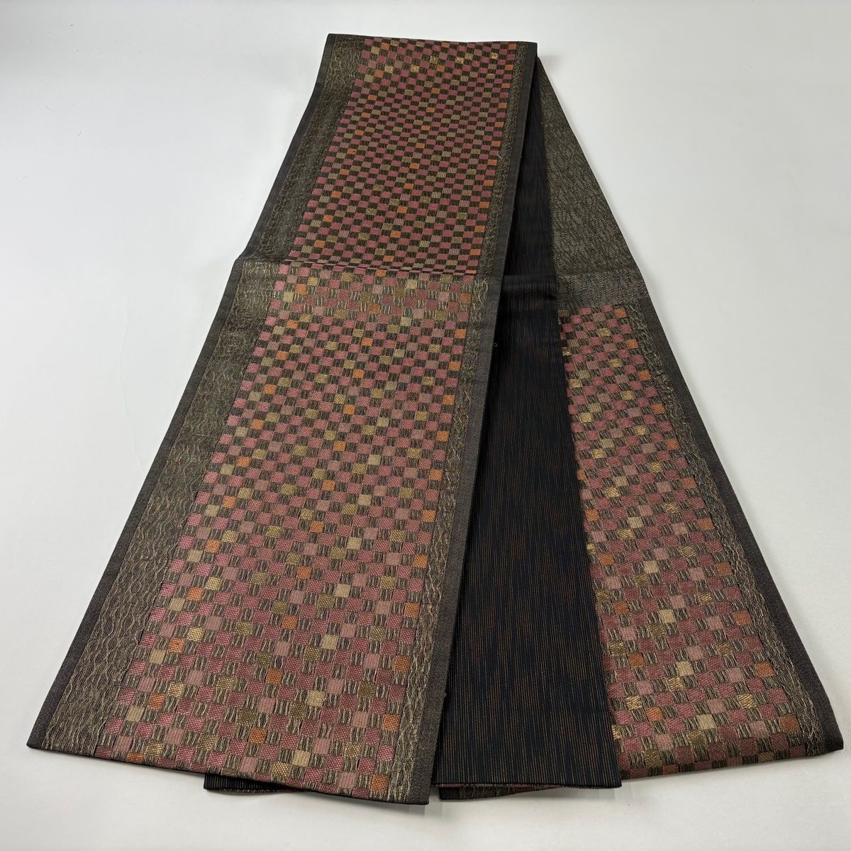 美品】 2024 袋帯 名品 本泥染 市松 金糸 箔 黒 六通 正絹 【】 美品