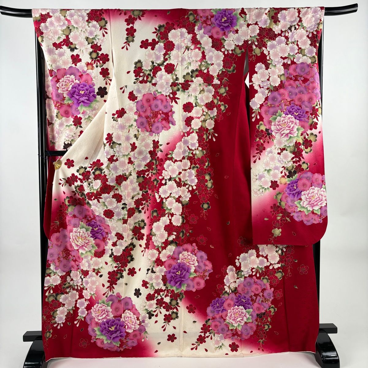 美品】 振袖 身丈170cm 裄丈66cm M 袷 牡丹 トップ 桜 刺繍 金彩 クリーム