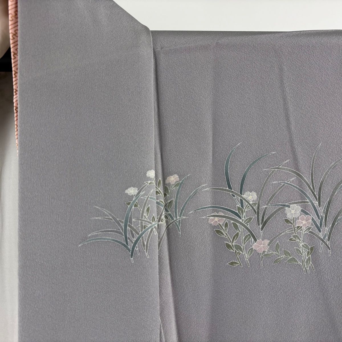 付下げ 身丈167 cm 裄丈65 M 袷 関口遼一 ますいわ屋 落款 童 草花 灰色 正絹 一つ紋 訪問着 付け下げ 着物 着物 浴衣