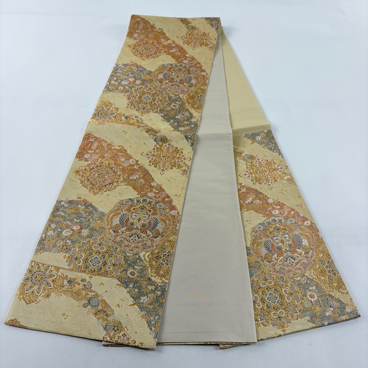 美品】 袋帯 秀品 向かい鳥 華文 金銀糸 箔 金色 六通 正絹 【中古