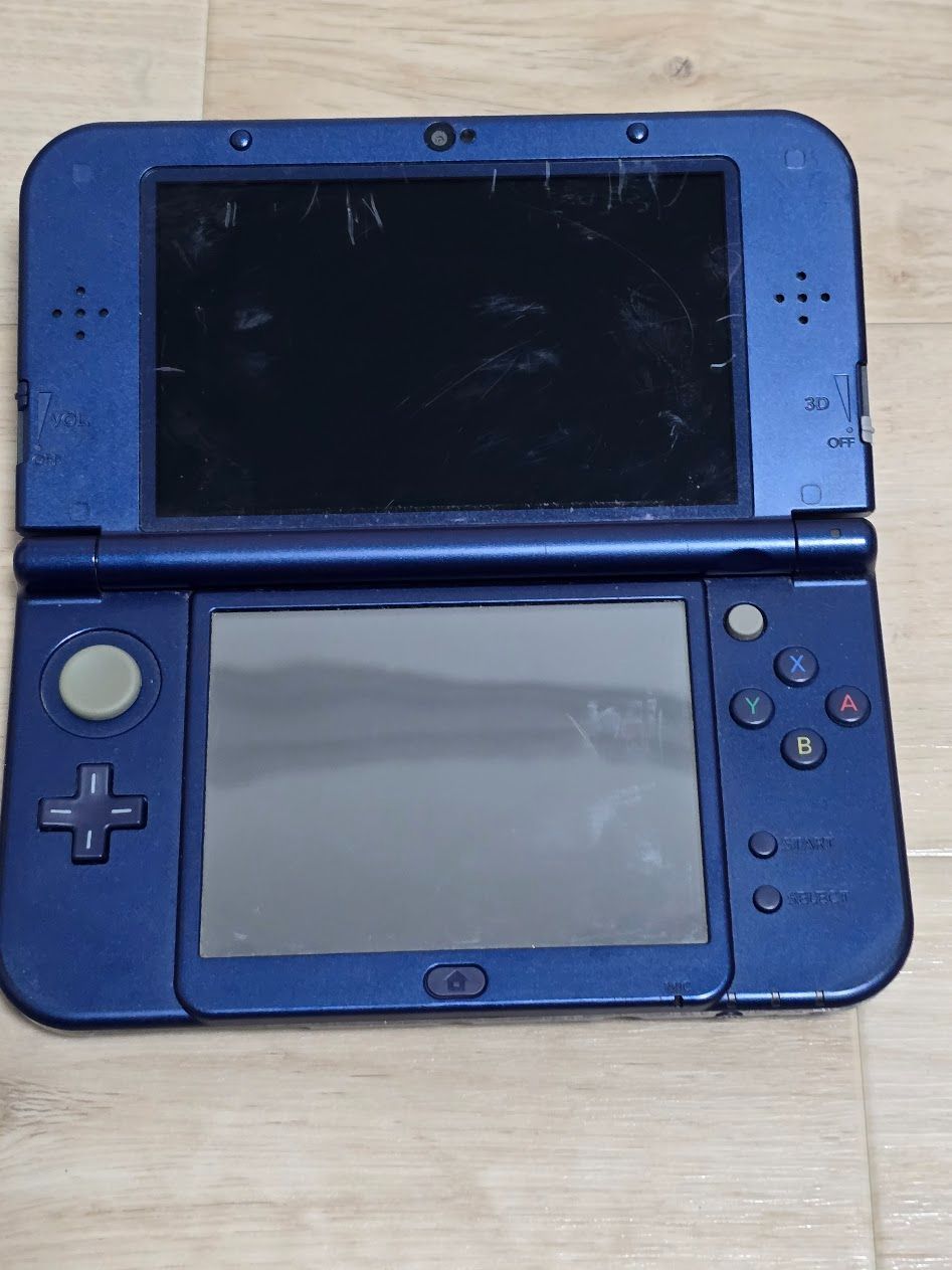 Newニンテンドー3DS LL メタリックブルー Newニンテンドー3DS LL メタリックブルー [ゲーム機本体] 任天堂