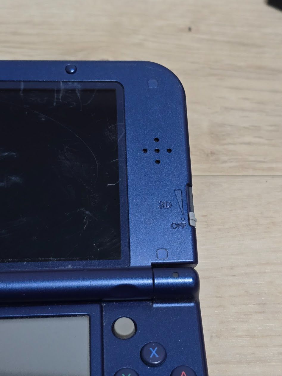 Newニンテンドー3DS LL メタリックブルー Newニンテンドー3DS LL メタリックブルー [ゲーム機本体] 任天堂