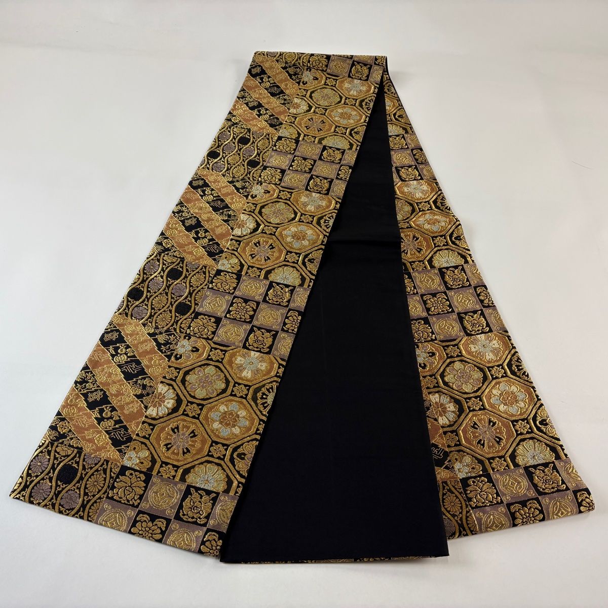 袋帯 秀品 蜀江華文 草花 金糸 箔 黒 全通 正絹 【中古】 - メルカリ